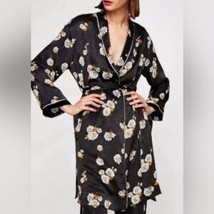 Zara Basic Collection romantic feminine Black Floral Satin Robe/size S